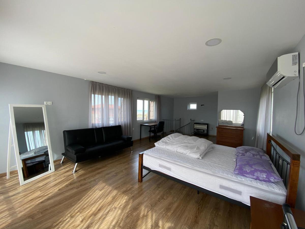Дом на пляже Black sea House Кобулети Экстерьер фото